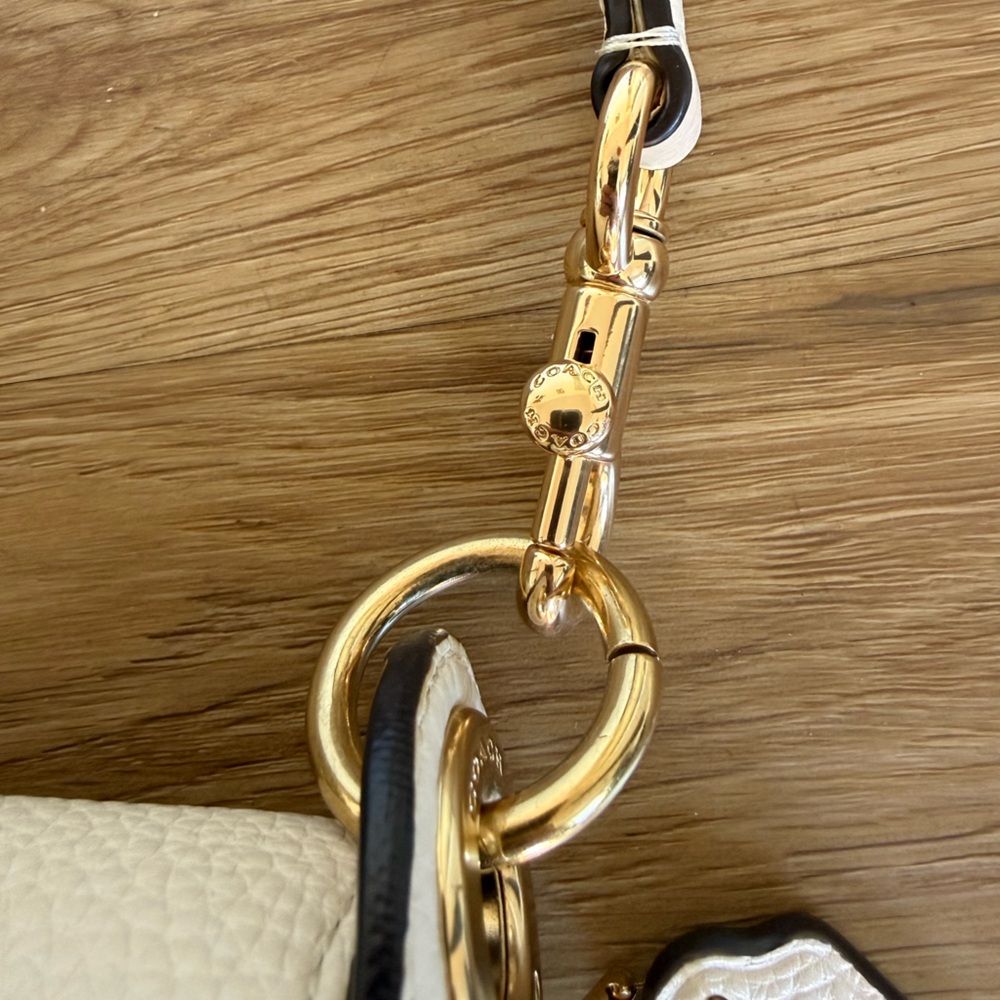 Coach Kleo Cream Pebbled Leather Shoulder Bag Gold Hardware Beige Suede Interior - Picture 5 of 10